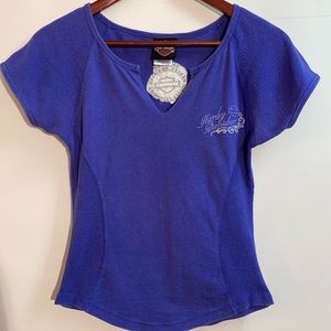 Harley Davidson - slit v neck tee. Size S